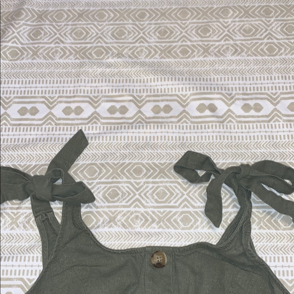 olive green crop top - Picture 4 of 4